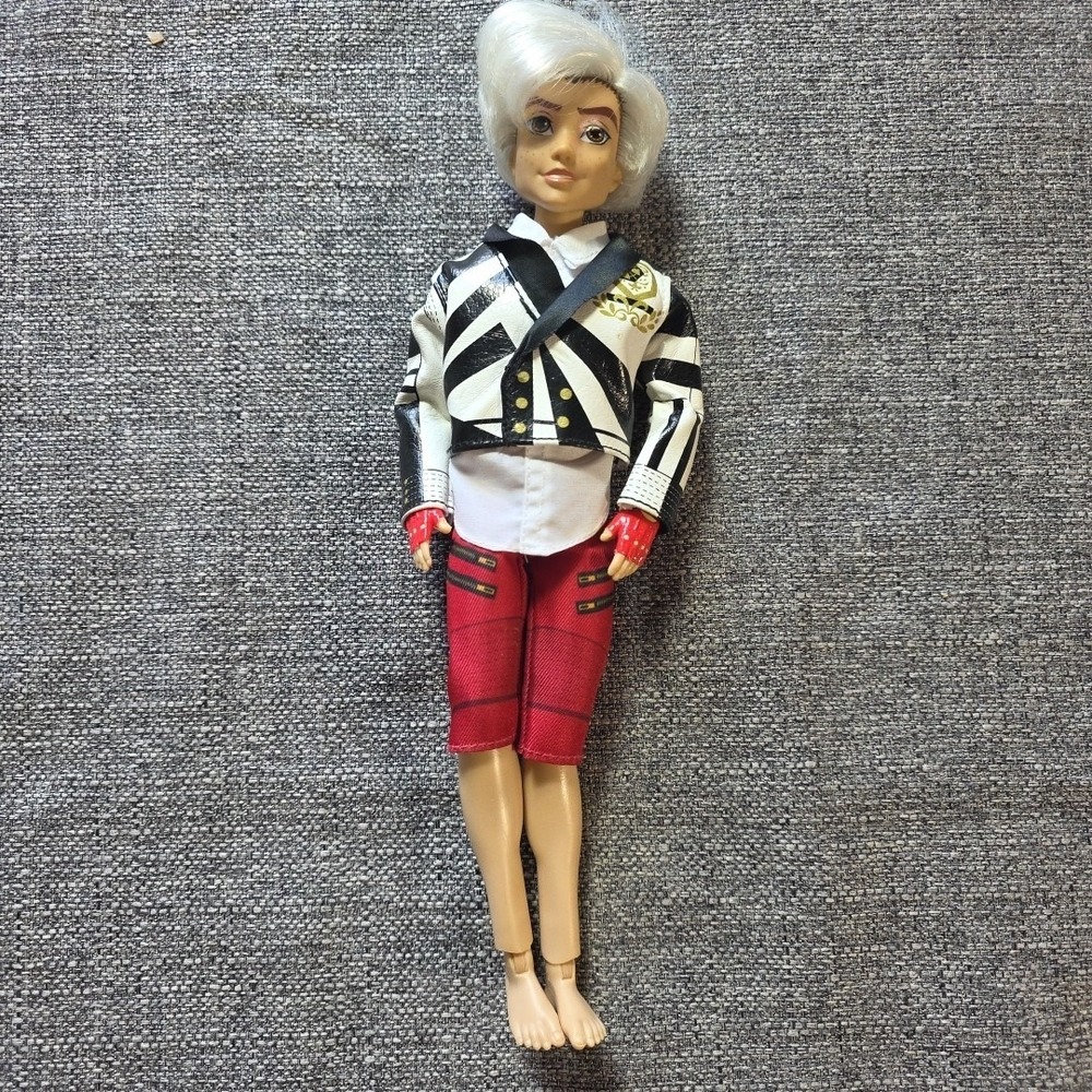 Disney Descendants 2 CARLOS‎ Isle of the Lost Royal Yacht 11" Doll